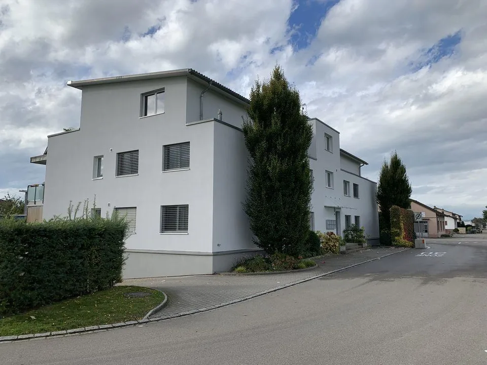 Aussenabstell- und Tiefgaragenplätze zu vermieten – Foto 3 von 3