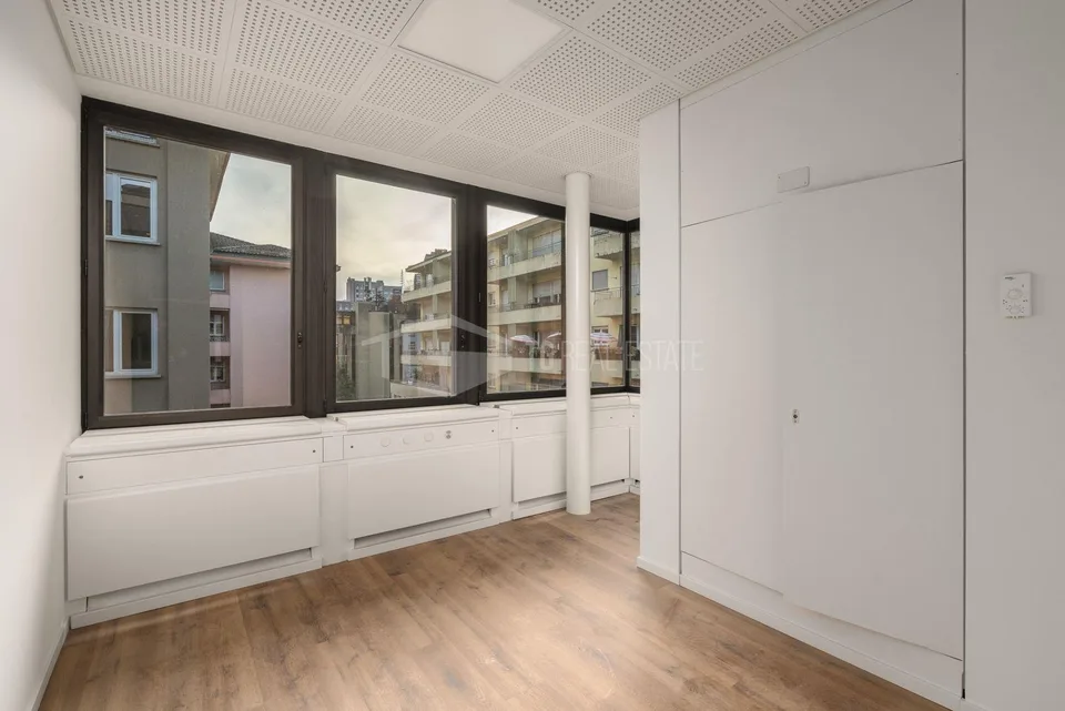 MODERNO UFFICIO DI 7 LOCALI A MOLINO NUOVO | MODERN 7-ROOM OFFICE I... – photo 9 sur 13