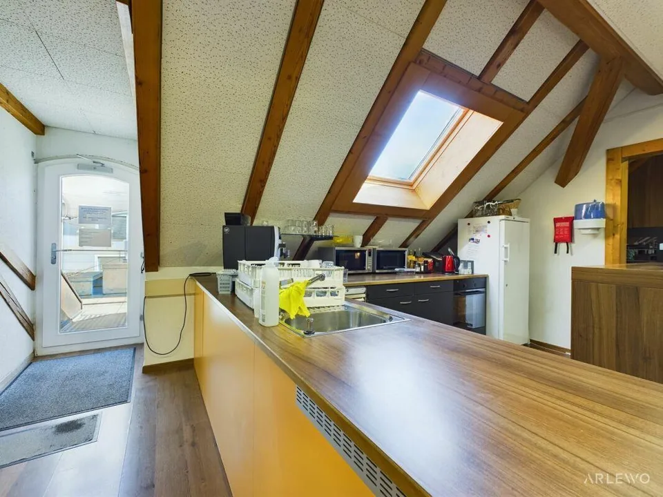 Grosszügige Bürofläche für Ihre Bedürfnisse – Foto 8 von 10