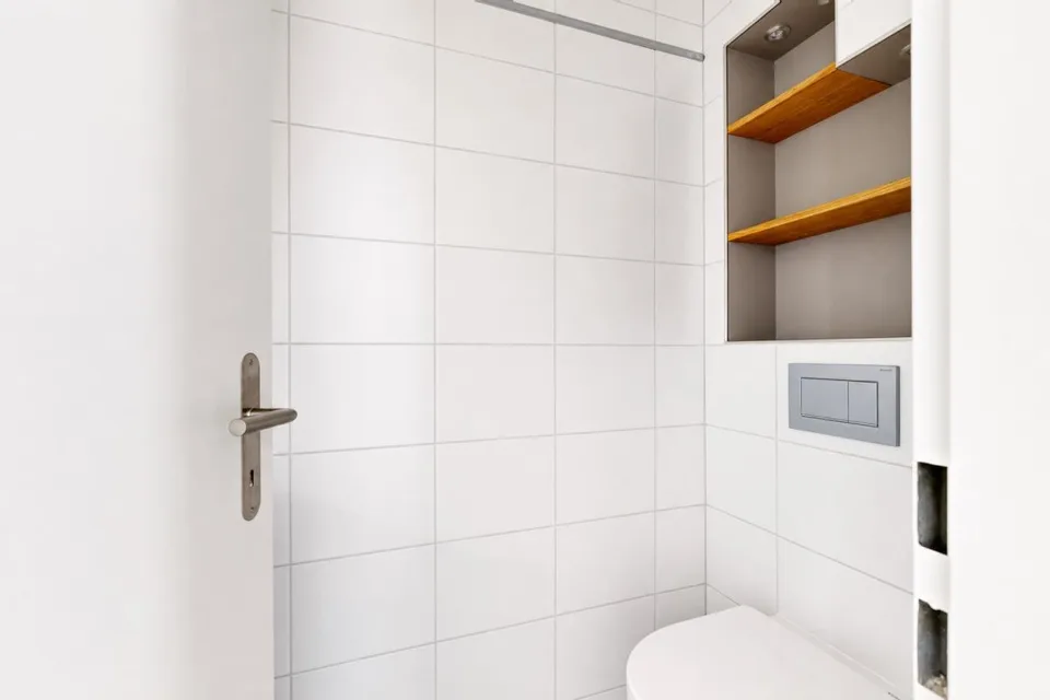 moderne 3.5-ZWG mit Balkon, Keller, Estrich, Waschmaschine und Parkplatz – Foto 7 von 13