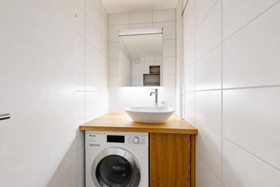 moderne 3.5-ZWG mit Balkon, Keller, Estrich, Waschmaschine und Parkplatz – Foto 6 von 13