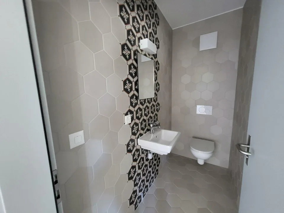 Magnificent komplett renoviertes Duplex mit großem Balkon