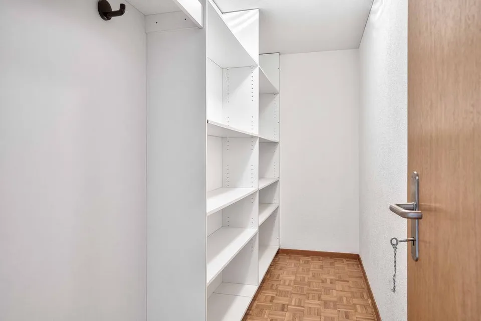 Appartement avec poêle en faïence et charme particulier – photo 9 sur 11