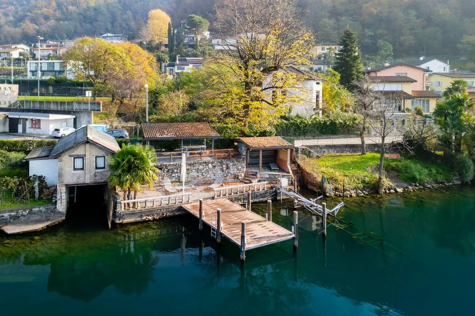 PRESTIGETRÄCHTIGES ANWESEN MIT SEEBLICK, SCHWIMMBAD UND PRIVATEM STEG – Foto 7 von 15