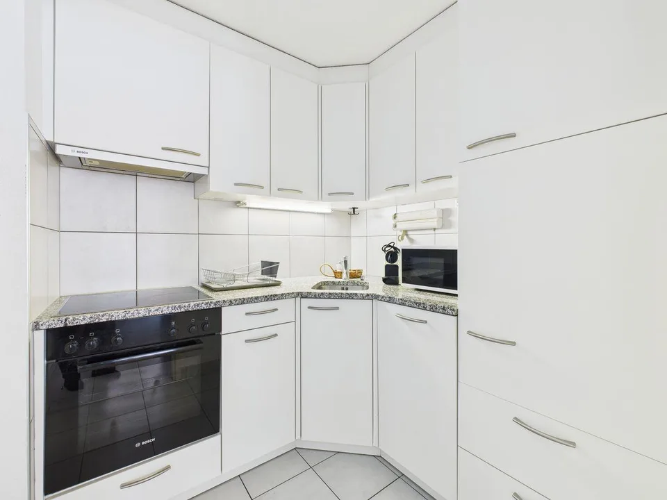 Appartement de 2.5 pièces entièrement meublé - maintenant 9.4% moins cher! – photo 5 sur 12