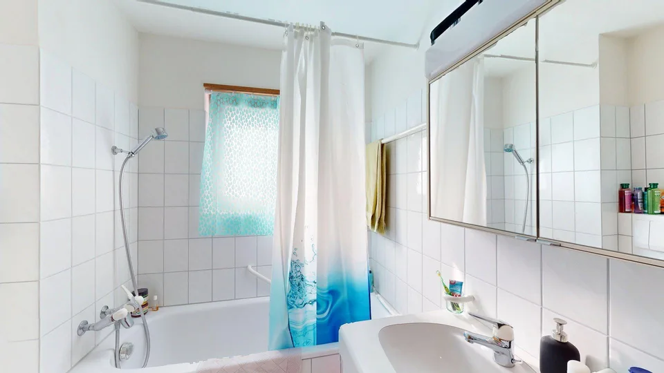 helle Wohnung mit Bergpanorama an attraktiver Lage – Foto 13 von 15