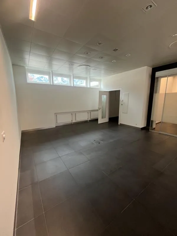 Maximale Sichtbarkeit - die perfekte Fläche für Ihr Business! – photo 5 sur 9