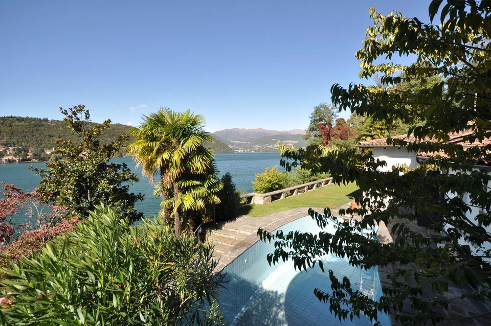 Grande villa con parte a lago e posto barca – photo 4 of 4