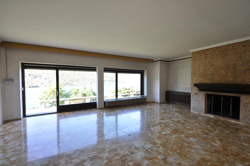 Grande villa con parte a lago e posto barca – photo 2 of 4