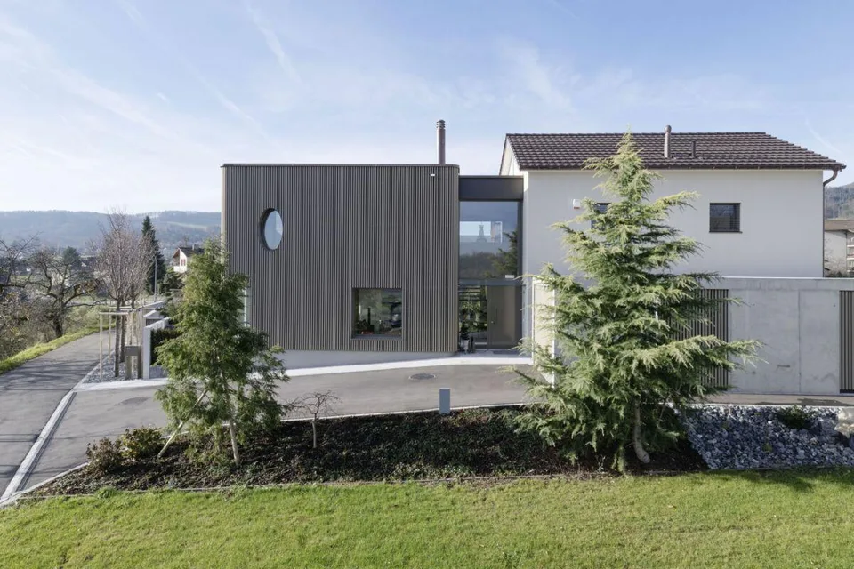 Architektonisches Unikat mit Pool, Liftanlage, vielseitigem Garten und und 636 m² Reservebauland – Foto 20 von 20
