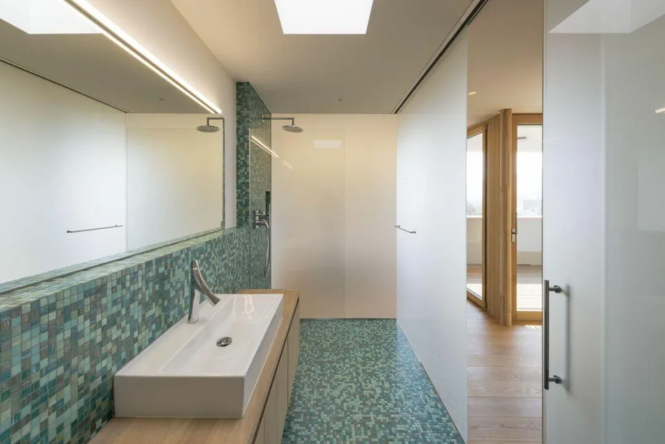 Icona architettonica con piscina e sistema di ascensore in un villaggio vinicolo idilliaco con 237 m2 di spazio abitativo – foto 13 di 19