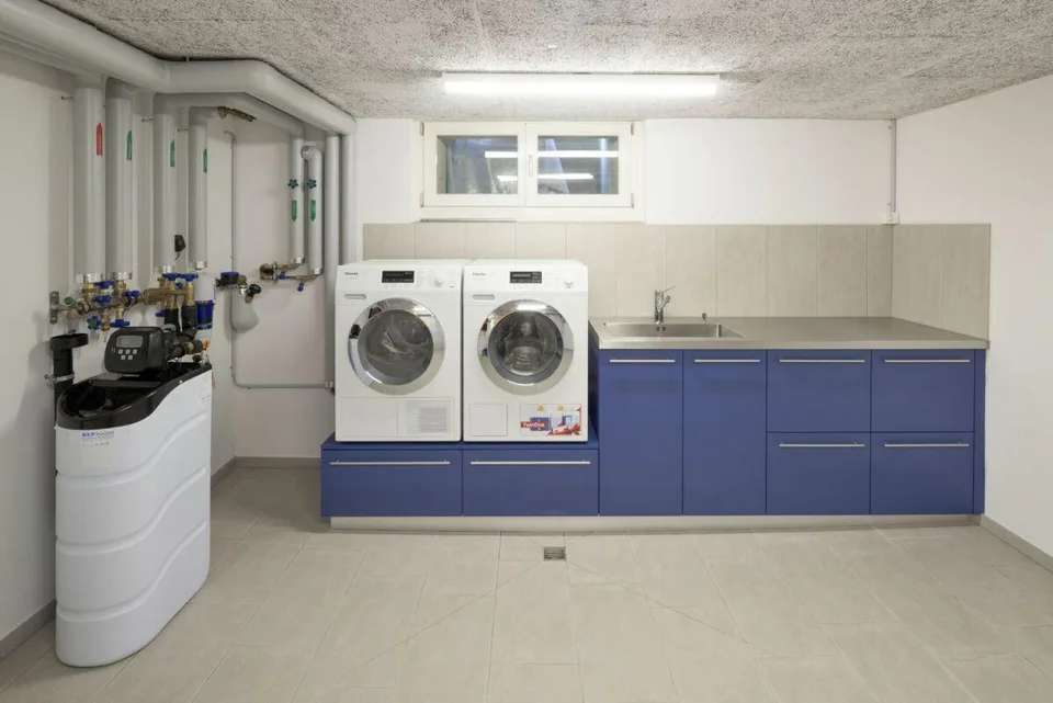 Icona architettonica con piscina e sistema di ascensore in un villaggio vinicolo idilliaco con 237 m2 di spazio abitativo – foto 15 di 19