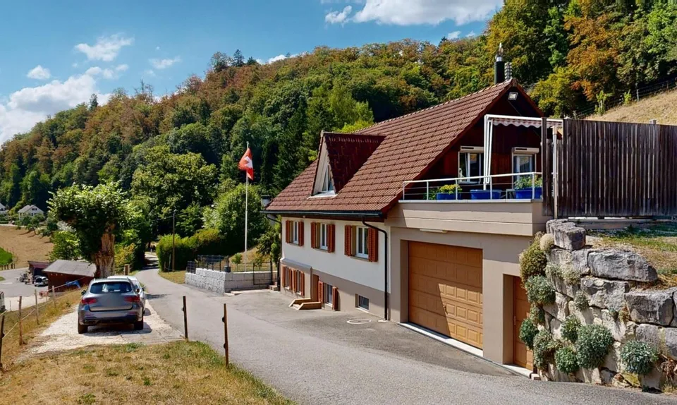 Einfamilienhaus mit viel Platz, Umschwung und freier Aussicht – Foto 2 von 11