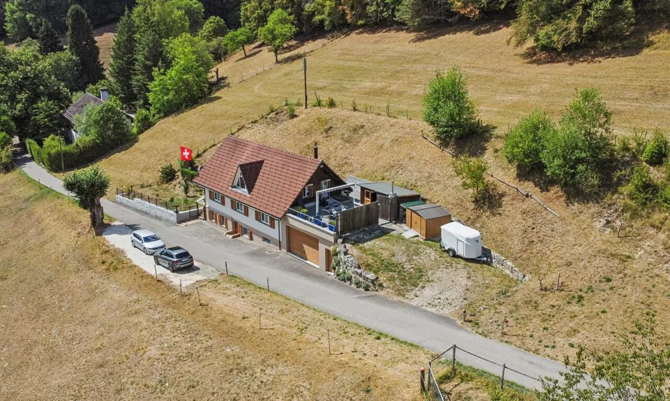 Einfamilienhaus mit viel Platz, Umschwung und freier Aussicht – Foto 3 von 11