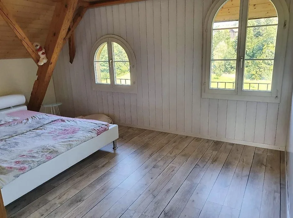 Helle 3.5-Zimmer-Dachwohnung mit Balkon, Lützelflüh
