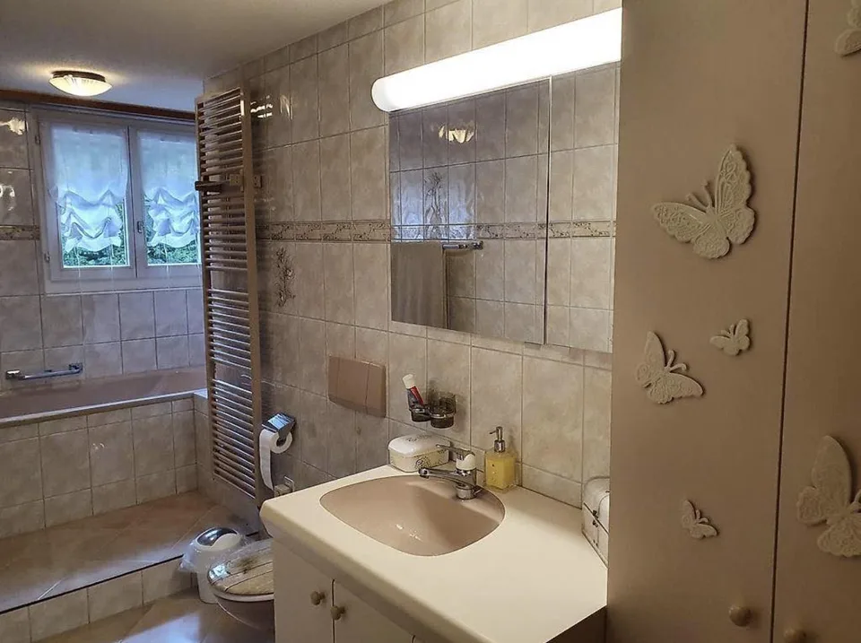 Helle 3.5-Zimmer-Dachwohnung mit Balkon, Lützelflüh