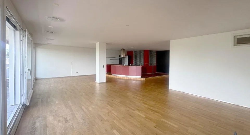 Exklusive & lichtdurchflutete Gewerbe-/Bürofläche (173 m²) mit 2 Te... – Foto 2 von 6