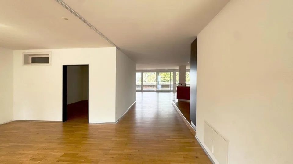 Exklusive & lichtdurchflutete Gewerbe-/Bürofläche (173 m²) mit 2 Te... – Foto 3 von 6