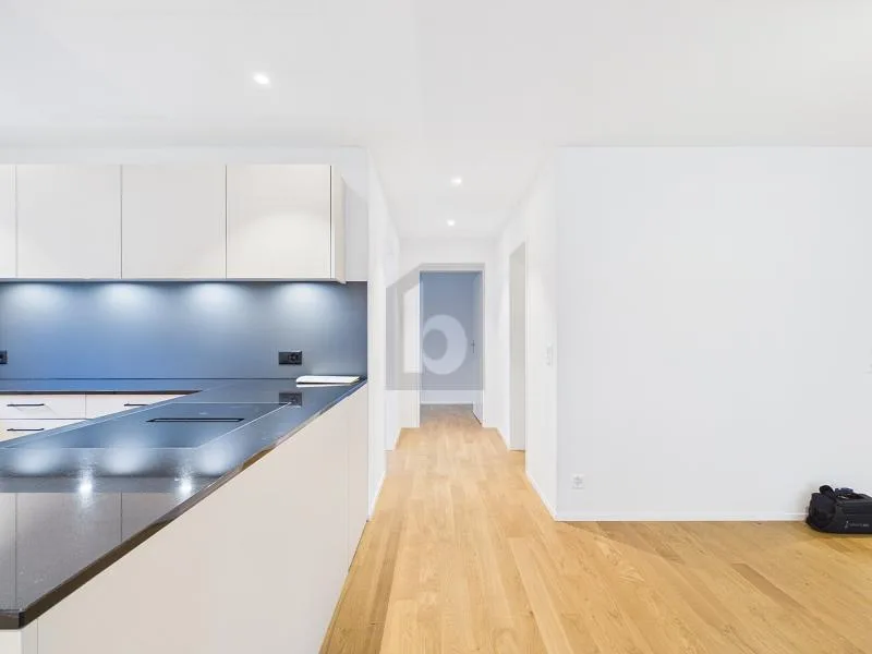 MODERN MIT PRIVATEM SITZPLATZ