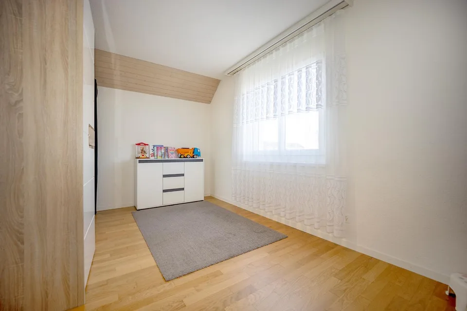 Attraente appartamento in mansarda di 5,5 locali a Mellingen – foto 9 di 14