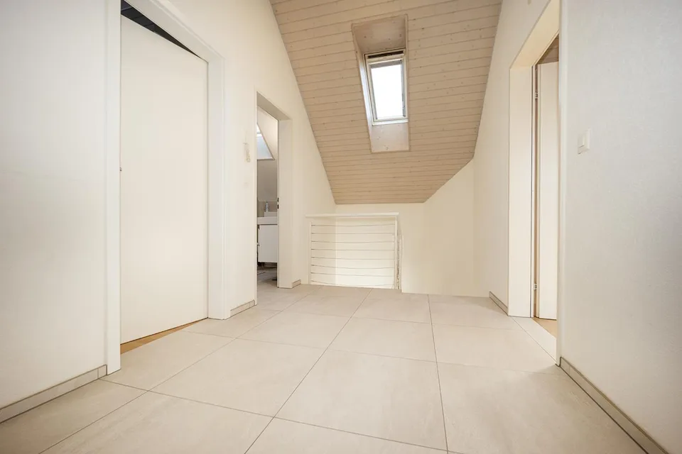 Attraente appartamento in mansarda di 5,5 locali a Mellingen – foto 11 di 14