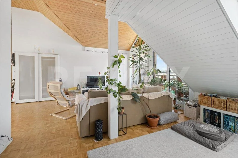 Grosszügige 4½-Zimmer Dachwohnung – Licht, Weitsicht und Stil – Foto 11 von 13