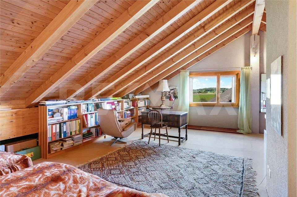 Maison Mitoyenne de 5½ Pièces avec Potentiel - Votre Nouveau Foyer Vous Attend – photo 9 sur 13