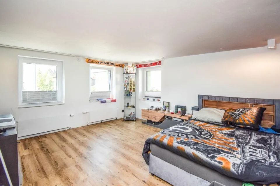 8.5-Zimmer-Einfamilienhaus mit modernem Ausbau und nachhaltiger Tec... – Foto 13 von 23