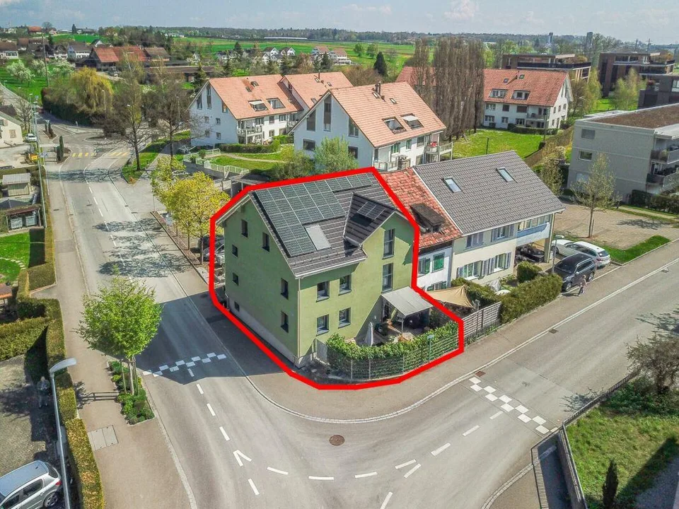 8.5-Zimmer-Einfamilienhaus mit modernem Ausbau und nachhaltiger Tec... – Foto 2 von 23