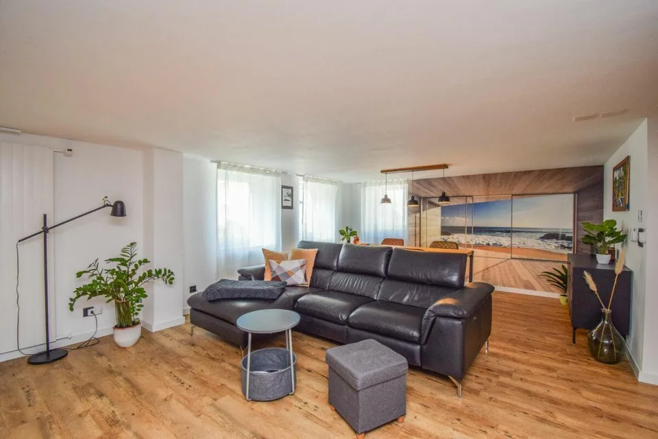 8.5-Zimmer-Einfamilienhaus mit modernem Ausbau und nachhaltiger Tec... – Foto 6 von 23