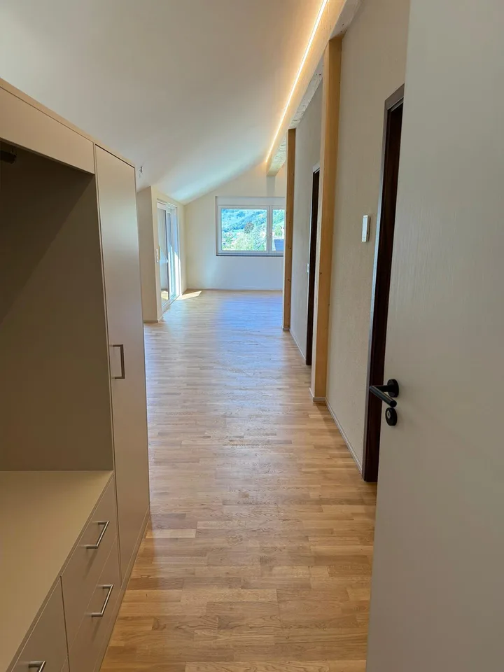 Neubau Dachwohnung in Nesslau mit atemberaubender Aussicht – Foto 13 von 15