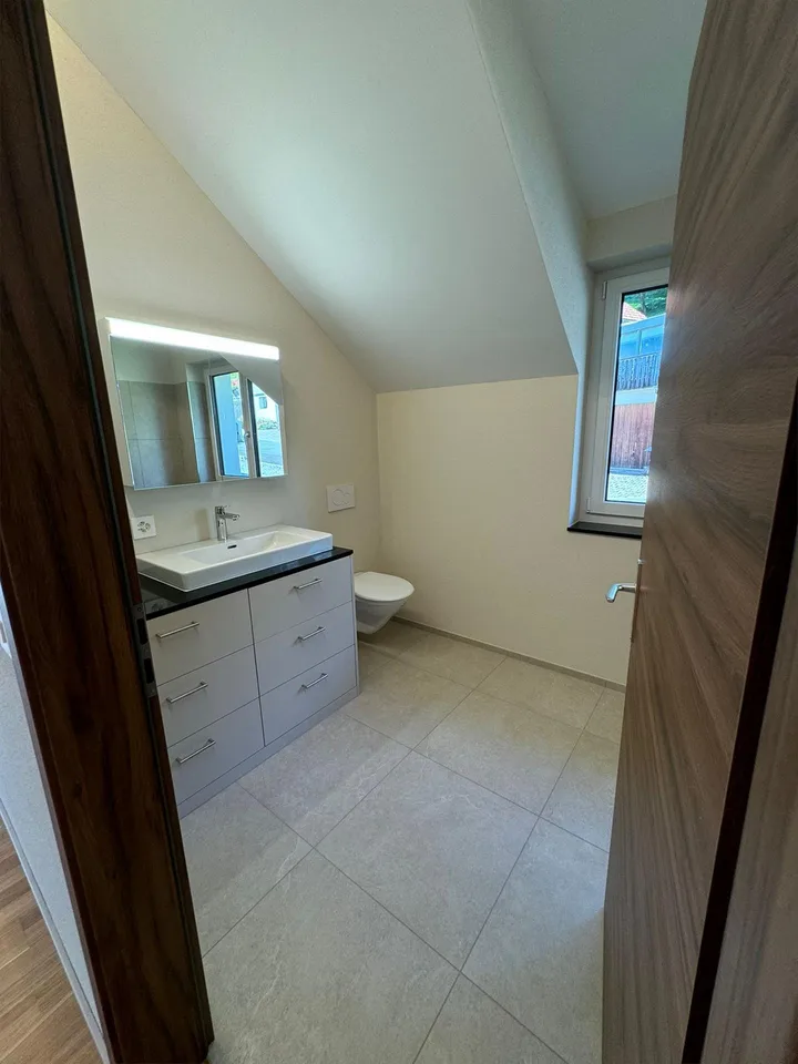 Neubau Dachwohnung in Nesslau mit atemberaubender Aussicht – Foto 7 von 15