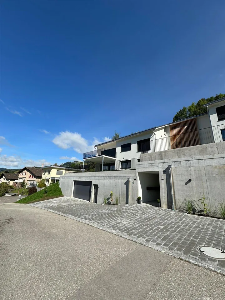 Neubau Dachwohnung in Nesslau mit atemberaubender Aussicht – Foto 3 von 15