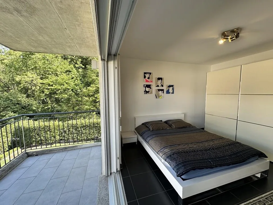 Modernes und gepflegtes 3.5-Zimmer-Apartment in Villa Luganese mit großer Terrasse – Foto 10 von 13