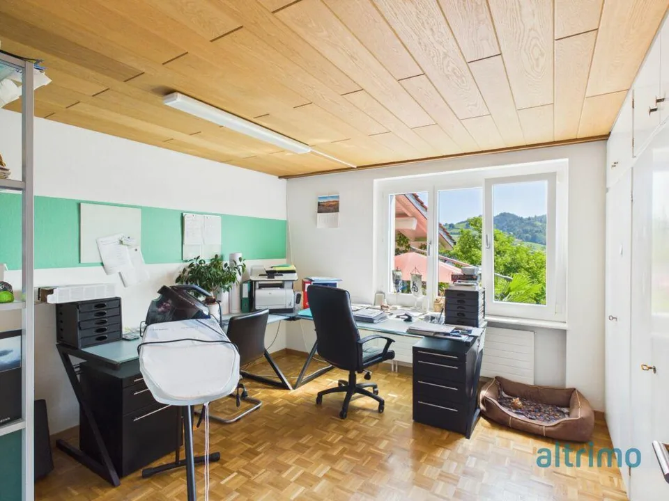 Charmantes Einfamilienhaus mit grossem Garten, Weitsicht und umfass... – photo 8 sur 12