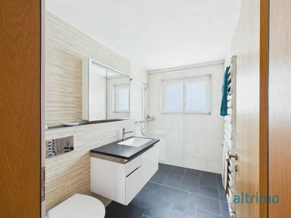 Charmantes Einfamilienhaus mit grossem Garten, Weitsicht und umfass... – photo 10 sur 12