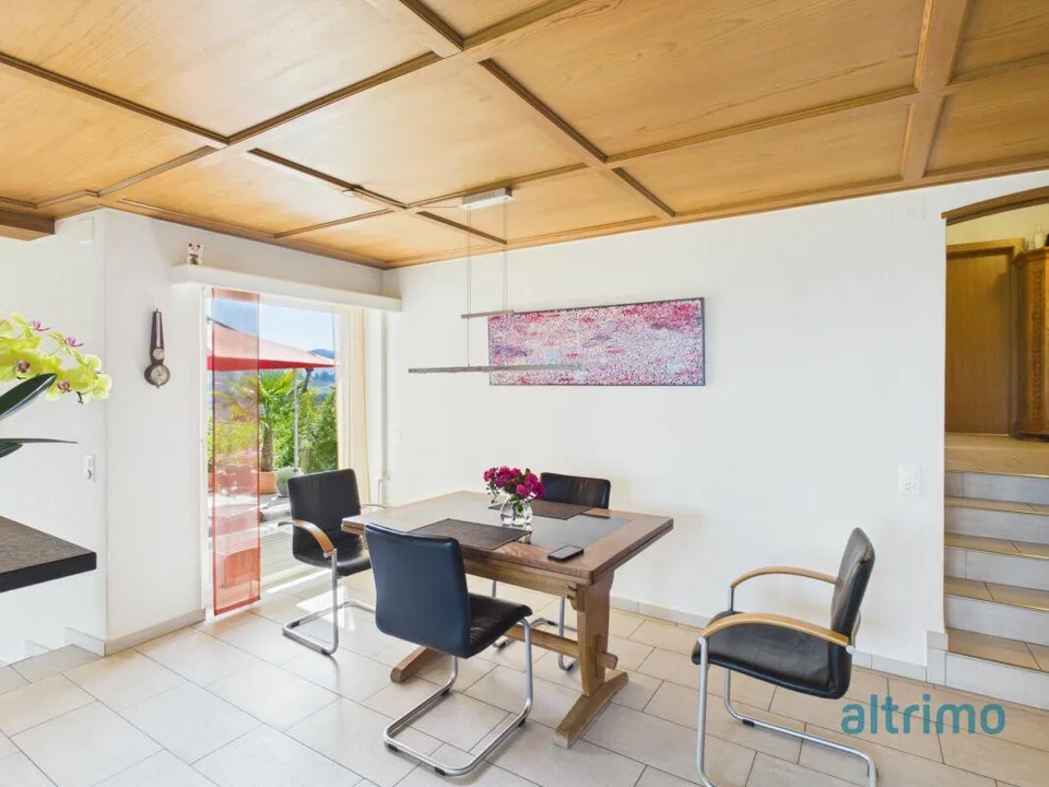 Charmantes Einfamilienhaus mit grossem Garten, Weitsicht und umfass... – photo 3 sur 12