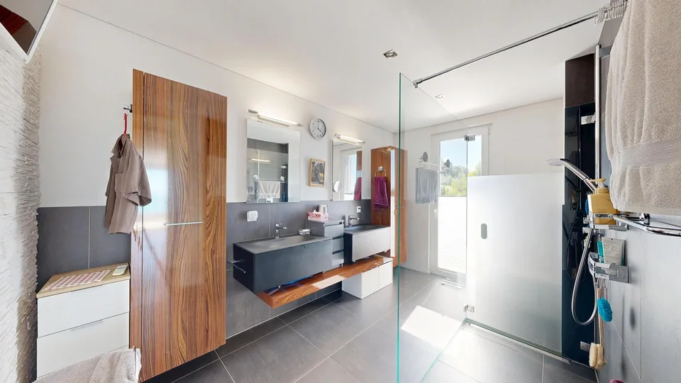 Exklusive 6.5-Zimmer Villa an bevorzugter Lage mit Seesicht – Foto 14 von 30