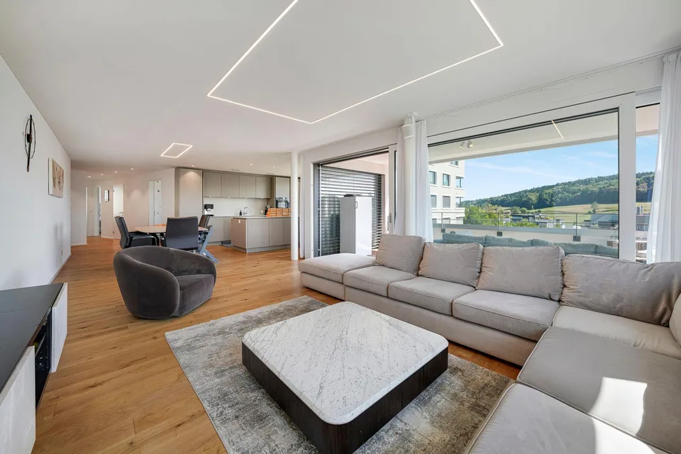 Un foyer avec une vue large et montagnarde ainsi qu'une haute qualité de vie – photo 3 sur 21