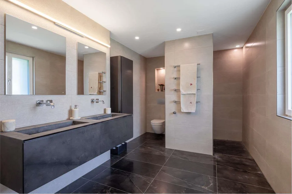 IHR PRIVATES REFUGIUM DER EXTRAKLASSE ? Luxuriöse 10.5-Zimmer-Villa... – photo 7 sur 13