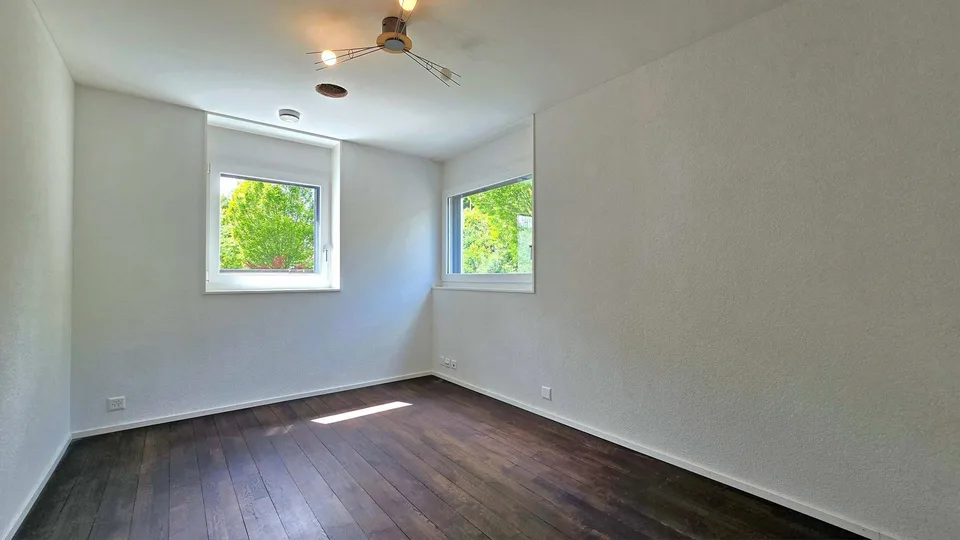 Modernes Einfamilienhaus mit viel Wohnraum und Weitsicht – Foto 12 von 16