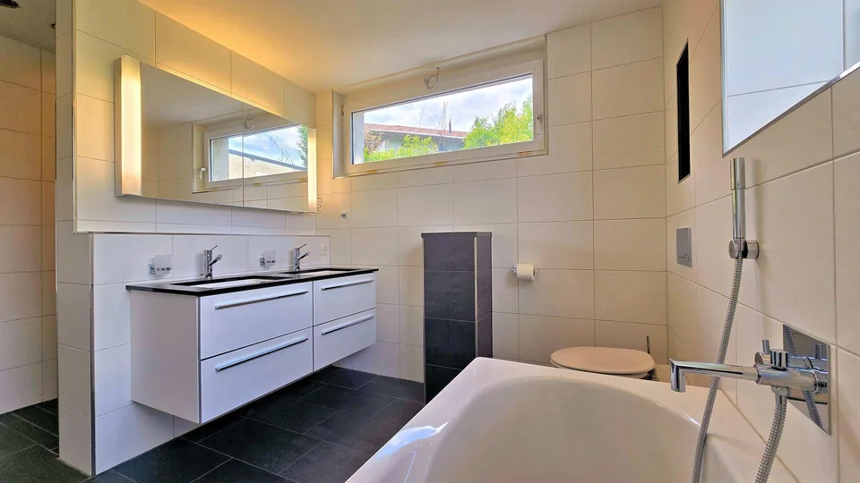 Modernes Einfamilienhaus mit viel Wohnraum und Weitsicht – Foto 15 von 16