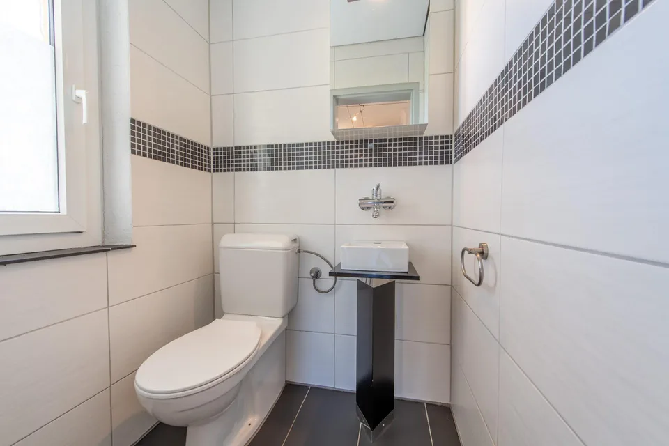 Zwei Wohneinheiten, unzählige Möglichkeiten - Ihr neues Zuhause mit privater Wellnessoase – Foto 12 von 13