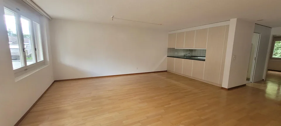 Grosszügige 4.5-Zimmerwohnung im 1. OG