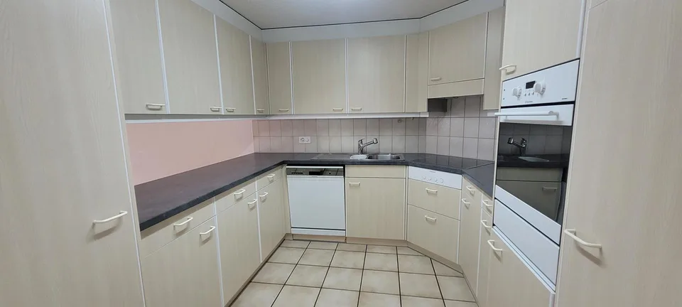 Grosszügige 4.5-Zimmerwohnung im 1. OG