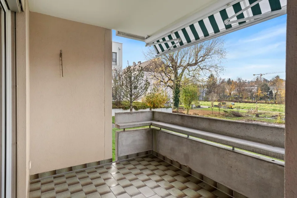Appartamento ristrutturato di 2 camere con balcone in posizione centrale