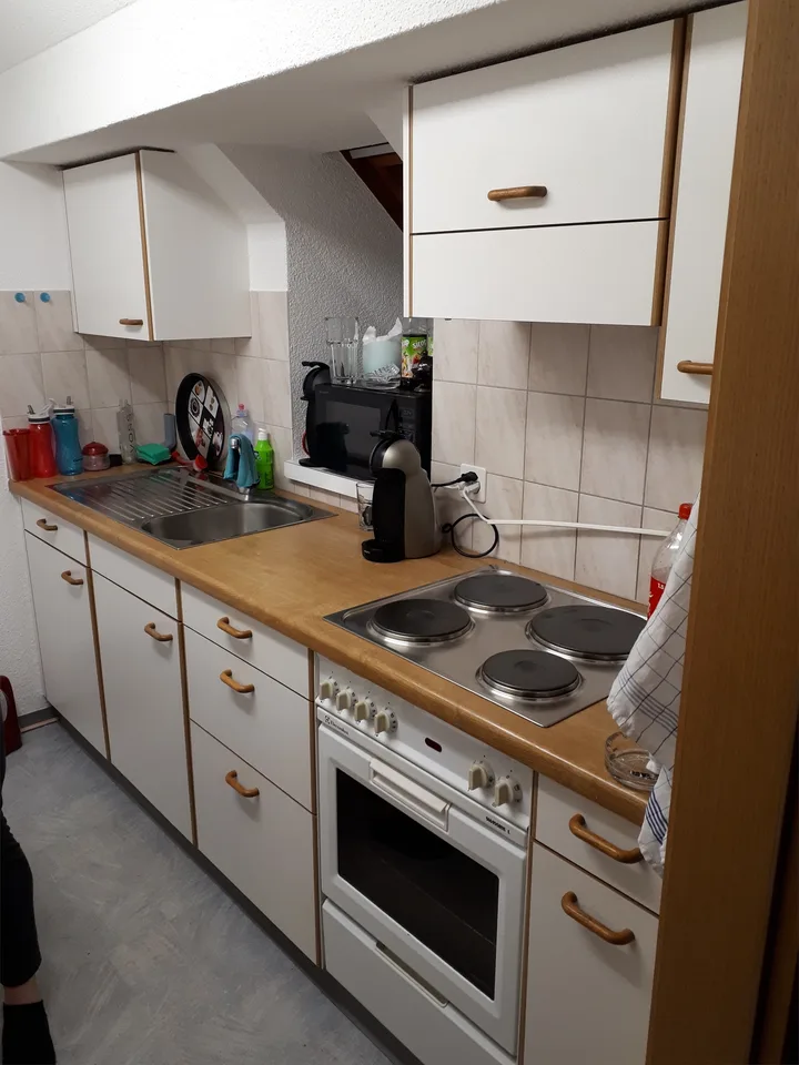 Herzige Dachwohnung, 5 Min ab Bahnhof