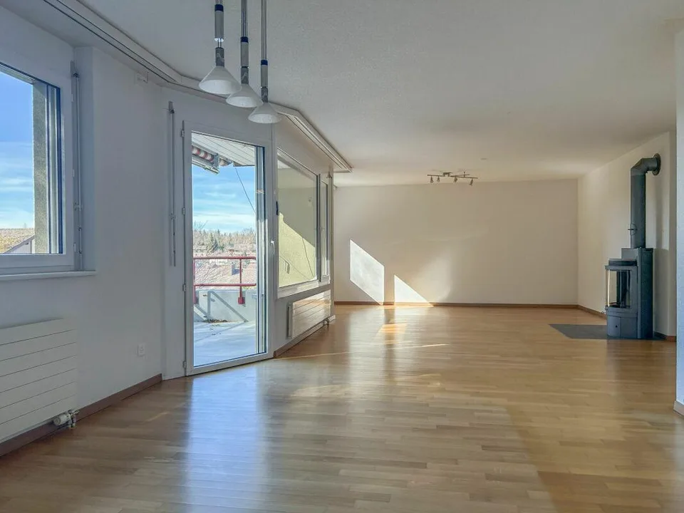 4.5 Room Apartment - Spacious and Central – photo 2 of 10