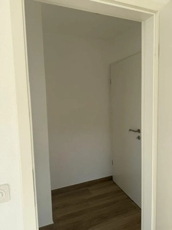 Mieten wir in Bellinzona eine helle und renovierte 2.5-Zimmer-Wohnung – Foto 6 von 9