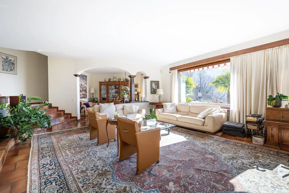 Tra natura e città, elegante villa da sogno con vista Lago – Foto 4 von 21
